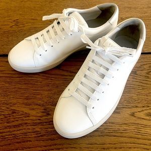 Like New, Everlane tennis shoe. Unisex, W size 8.5 and M 6.5.